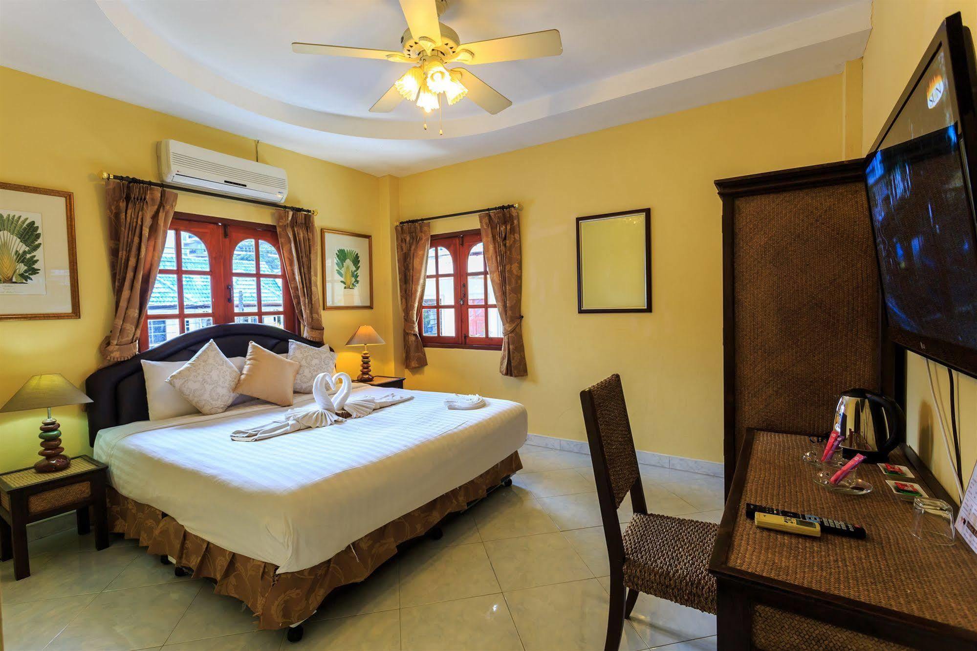 Eriksson Guesthouse Patong Kültér fotó