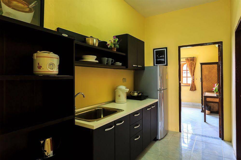 Eriksson Guesthouse Patong Kültér fotó
